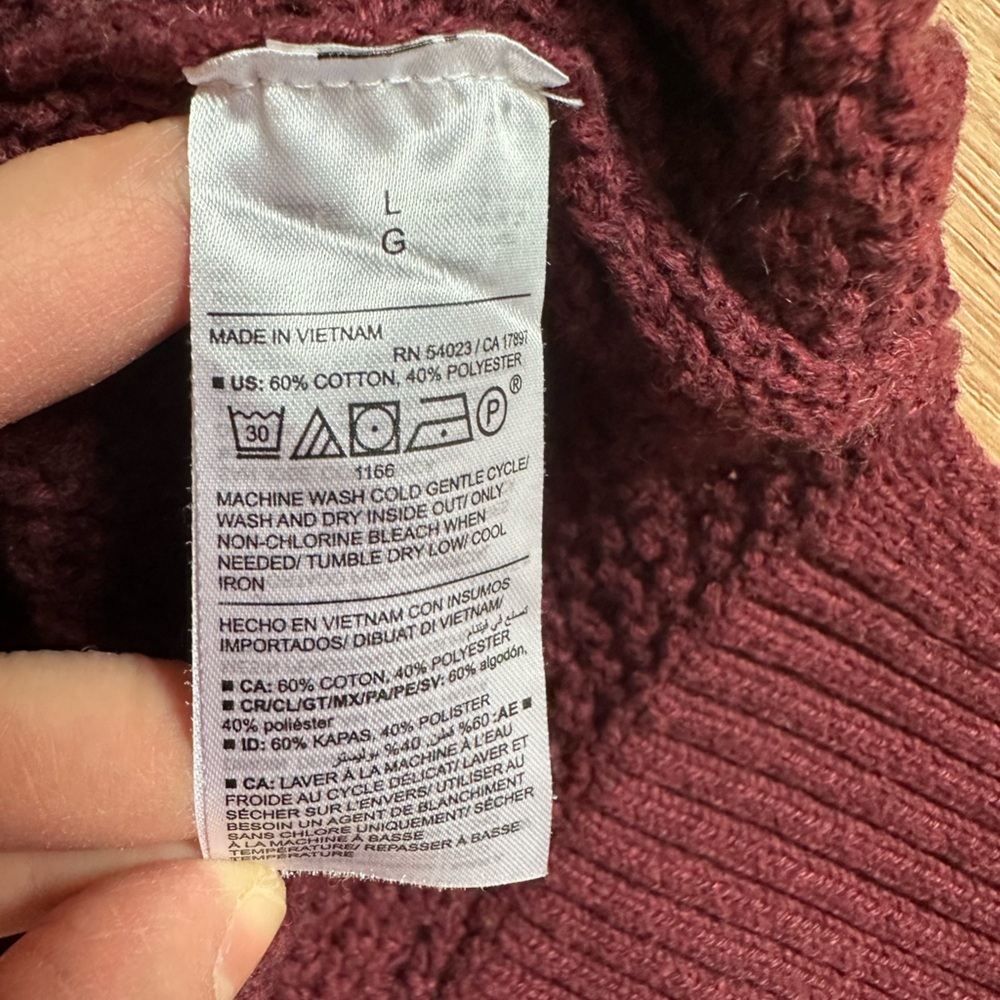 Old Navy Women's Deep Red Crew Neck Sweater - Picture 8 of 8